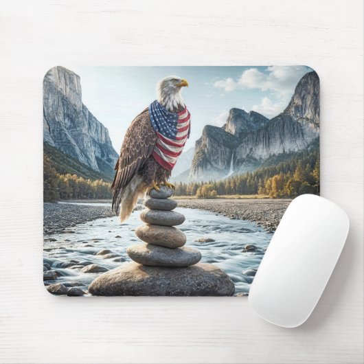 Bald Adler auf Cairn mit amerikanischer Flagge Mousepad (Mit Mouse)