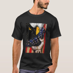 Bald Adler hinter der amerikanischen Flagge, Adler T-Shirt