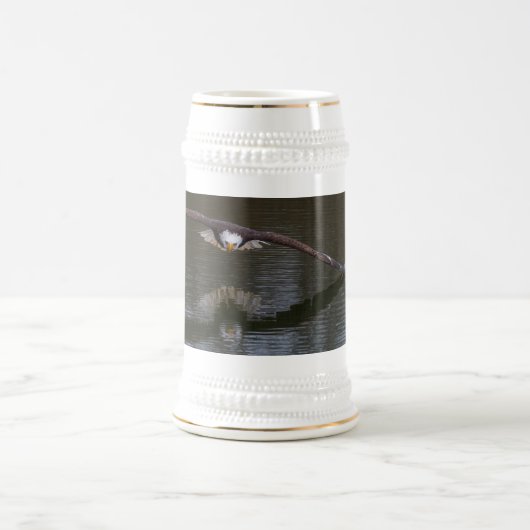 Bald Adler im Flug Bierglas (Mittel)