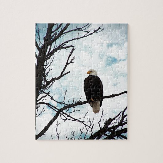Bald Adler in einem Baum mit blauem Himmel und Wol Puzzle (Vertikal)