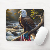 Bald-Adler mit amerikanischer Flagge auf einer Zwe Mousepad (Mit Mouse)