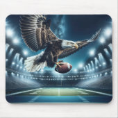 Bald-Adler mit einem Fußball Mousepad (Vorne)