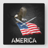Bald Adler mit Flag auf schwarz Quadratische Wanduhr (Vorderseite)