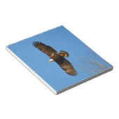 Bald-Adler über Bäumen Notizblock (angewinkelt)