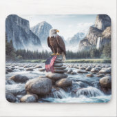 Bald Adler und amerikanische Flagge auf einem Cair Mousepad (Vorne)