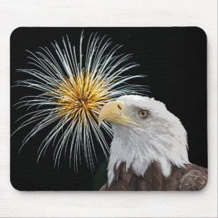 Bald Adler und Feuerwerke Mousepad