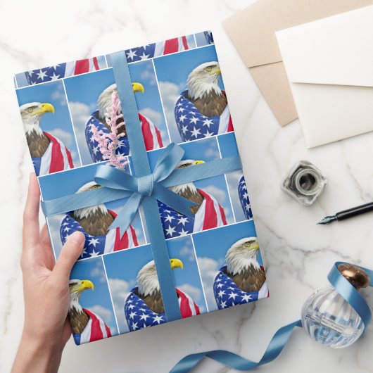 Bald-Adler unter amerikanischer Flagge Geschenkpapier (Schenken)