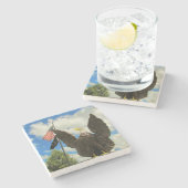 Bald-Adlerstatue mit amerikanischer Flagge und MIA Steinuntersetzer (Seitenansicht)