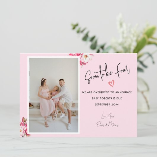 Bald auf vier 2 Fotos Schwangerschaft Ankündigung (Stehend Vorderseite)