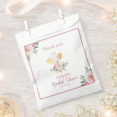 BALD, DASS MAN SICH VON BRAUTPARTY ABSETZT GESCHENKTÜTCHEN (Ausgeschnitten)