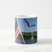 Bald Eagle (amerikanischer Stolz) Kaffeetasse (Mittel)