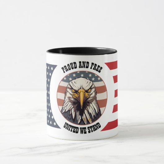 Bald Eagle Bust mit amerikanischem Flaggenhintergr Tasse (Zentrum)