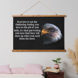 Bald Eagle Kopf mit amerikanischer Flagge auf sein Wandteppich Mit Holzrahmen