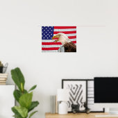 Bald Eagle mit Militärhundemarken Poster (Heimbüro)