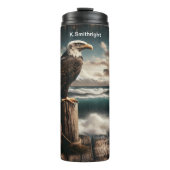 Bald Eagle oberhalb der Stormy Coast Thermosbecher (Vorderseite)