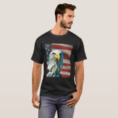 Bald Eagle On USA Flag American 4th of July T-Shirt (Vorne ganz)