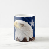 Bald Eagle Portrait mit Sternen Kaffeetasse (Mittel)