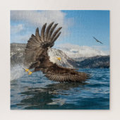 Bald Eagle schnappt sich einen Biss Puzzle (Vertikal)