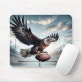 Bald Eagle Scoring a Touchdown Mousepad (Mit Mouse)