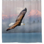 Bald Eagle über die olympischen Berge Washington Duschvorhang (Vorderseite)