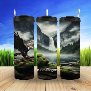 Bald Eagle über Wasserfall Wilderness Thermosbecher