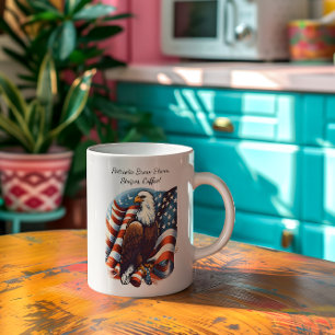 Bald Eagle und die amerikanische Flagge Jumbo-Tasse