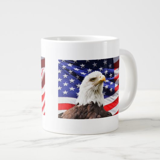 Bald Eagle und die amerikanische Flagge Jumbo-Tasse (Vorderseite Rechts)