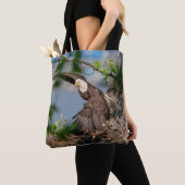 Bald Eagle verlassend Nest Tasche (Von Nahem)