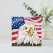 Bald Eagle vor der amerikanischen Flagge Patriotis (Stehend Vorderseite)
