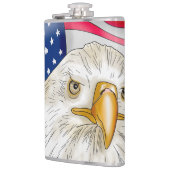 Bald Eagle vor der amerikanischen Flagge Patriotis Flachmann (Links)