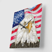 Bald Eagle vor der amerikanischen Flagge Patriotis Quadratische Wanduhr (Winkel)