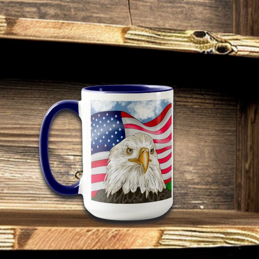 Bald Eagle vor der amerikanischen Flagge Patriotis Tasse