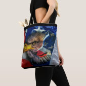Bald Eagle Wolf American Flag Tasche (Von Nahem)