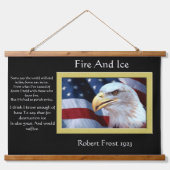 Bald Eagles Kopf sieht dich an Wandteppich Mit Holzrahmen (Vorne)