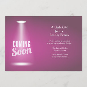 Bald kommen Mädchen-Schwangerschafts-Mitteilung Ankündigung