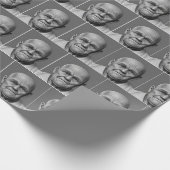 Bald Old Man on Gray Geschenkpapier (Ecke)