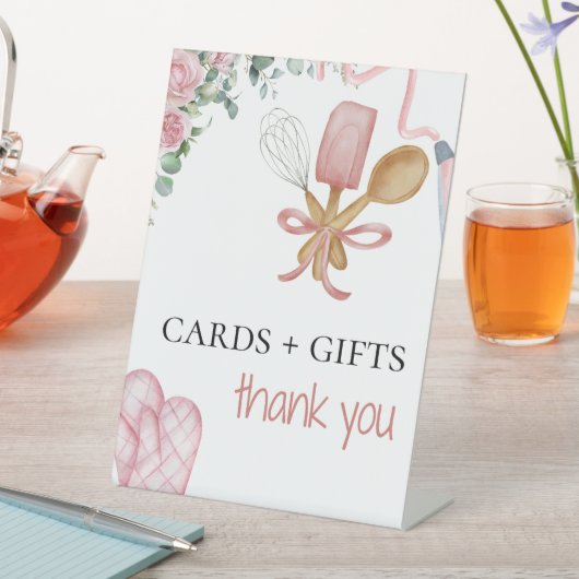 Bald, um Karten wegzuflüstern+ Geschenke Tischschi Sockelschild (In Situ)