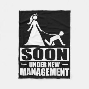 Bald unter der neuen Management-Bachelor Party Gro Fleecedecke