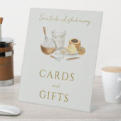 Bald werden Sie Brautparty-Karten und Geschenke we Sockelschild (In Situ)