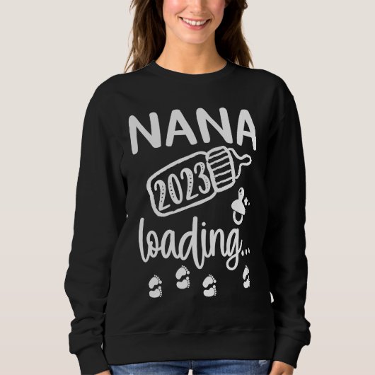 Bald werdende Oma Loading 2023 Zur Oma Befördert 2 Sweatshirt (Vorderseite)