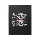 Bald wird Gigi Anfang 2022 florale neue Oma Mutter Notizblock (Rotiert)