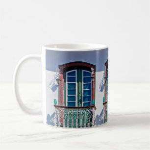 Balkone an der Fassade in Diamantina, Minas Gerais Kaffeetasse