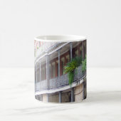 Balkone im französischen Viertel Kaffeetasse (Mittel)