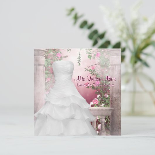 Ball Gown Pink Rose Quinceanera Einladung (Stehend Vorderseite)