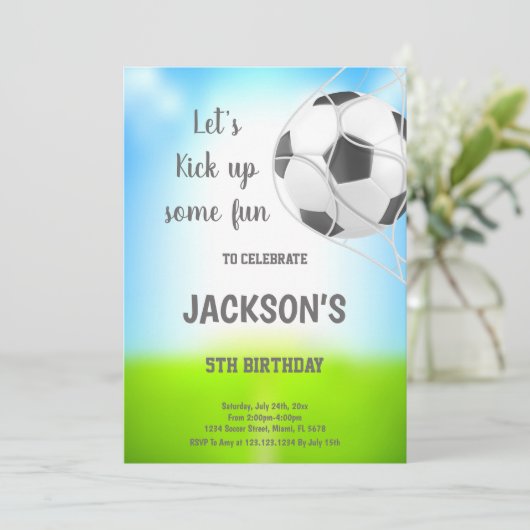 Ball in Net Soccer Geburtstag Einladung (Stehend Vorderseite)