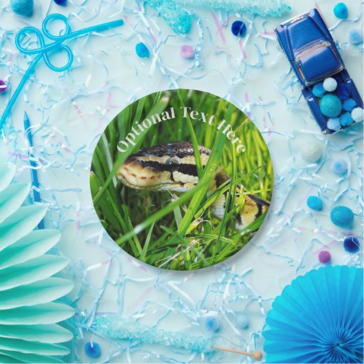 Ball Python Schlange im Gras Pappteller (Party)