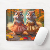 Ballerina Chipmunks auf einem Stumpf Mousepad (Mit Mouse)