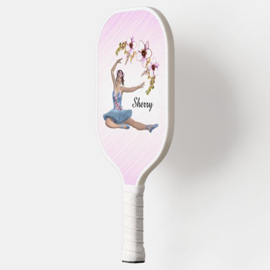 Ballerina in Blue Personal Pink Pickleball Schläger (Links)