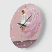 Ballerina in Weiß mit rosa Rose Große Wanduhr (Winkel)