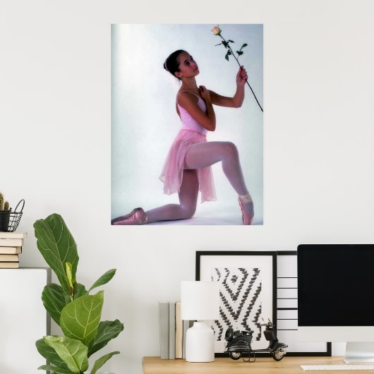 Ballerina mit Blume Poster (Heimbüro)